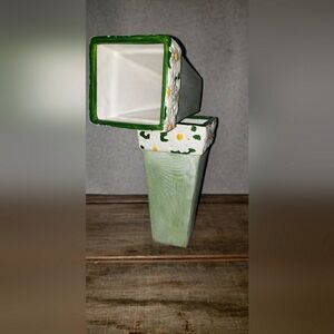 Ceramic daisy design planters